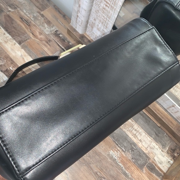 TAHARI - Picture 5 of 10